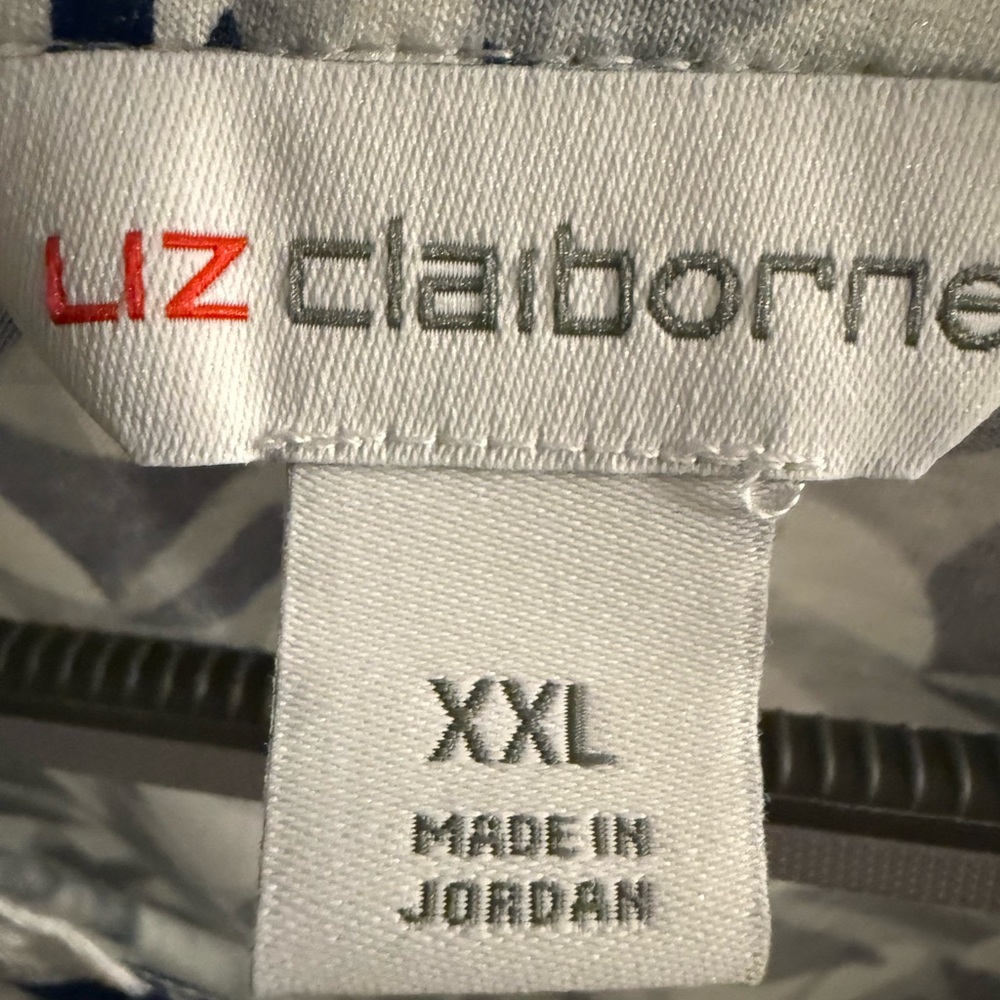Liz Claiborne Navy and White Geometric Blouse NWT - Picture 2 of 4